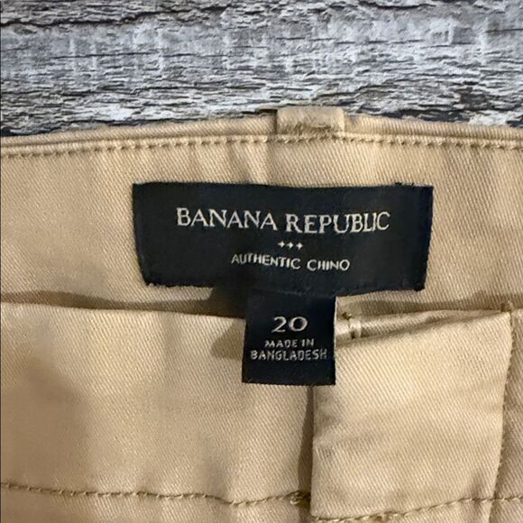 NWT - Banana Republic Authentic Chino Short - Mid Rise - Women's Size 20 - Picture 2 of 6